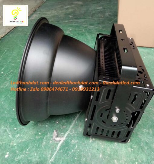 đèn pha led chiếu xa