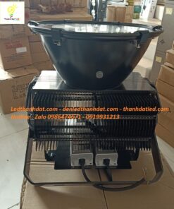 đèn pha led chiếu xa cẩu tháp sân vận động