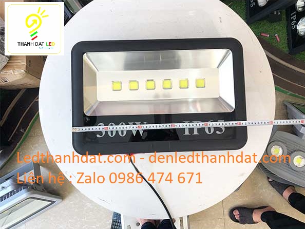 đèn pha led 300w chiếu rộng