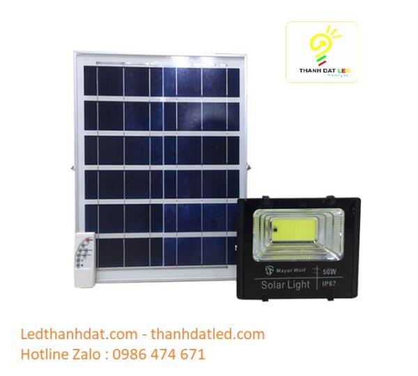 đèn pha năng lượng mặt trời 50w