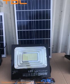 Đèn năng lượng mặt trời 200w