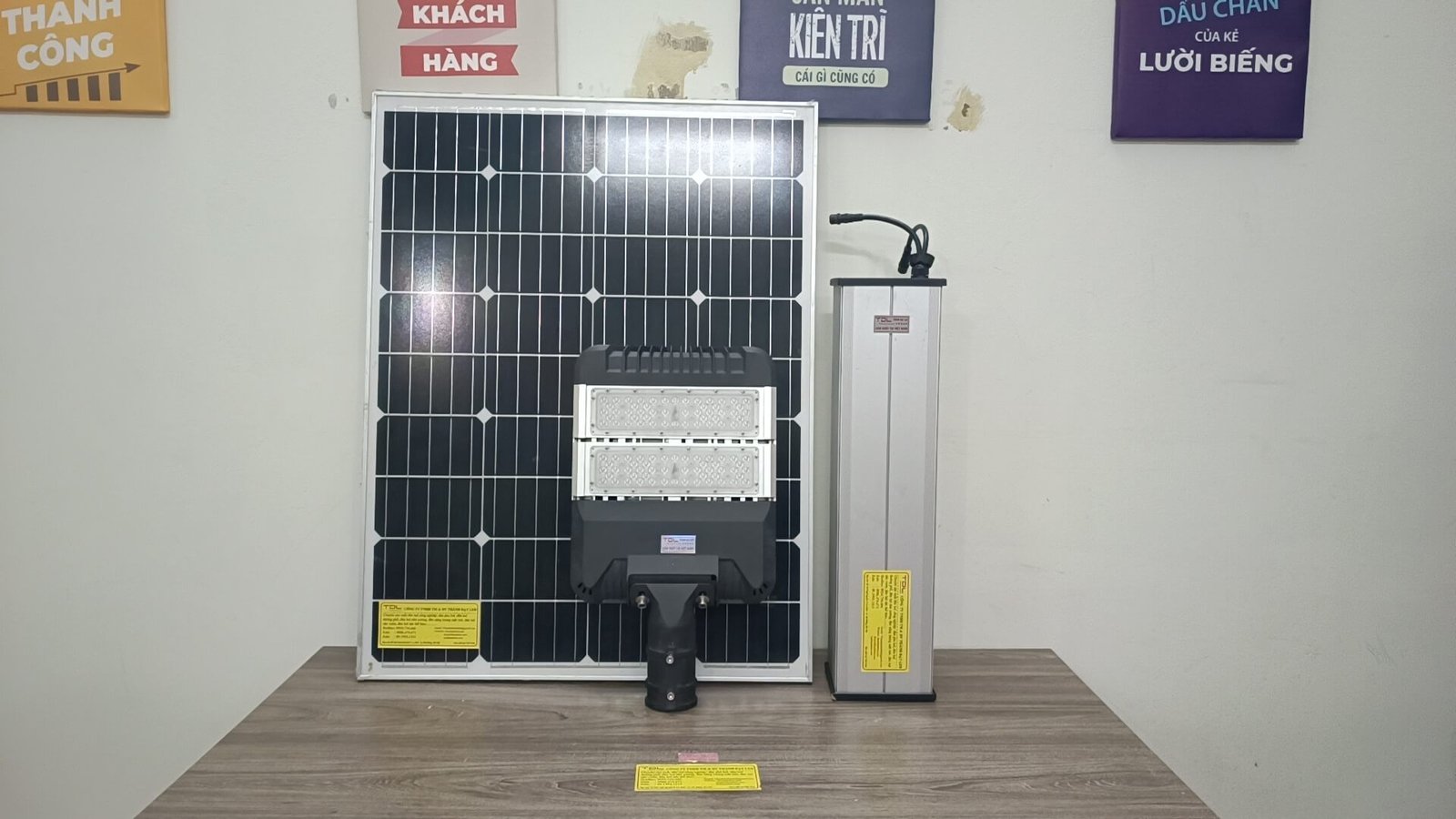 Đèn đường năng lượng mặt trời dự án 60w 80w 24ah 30ah 42ah 54ah 60ah 80ah Thành Đạt Led