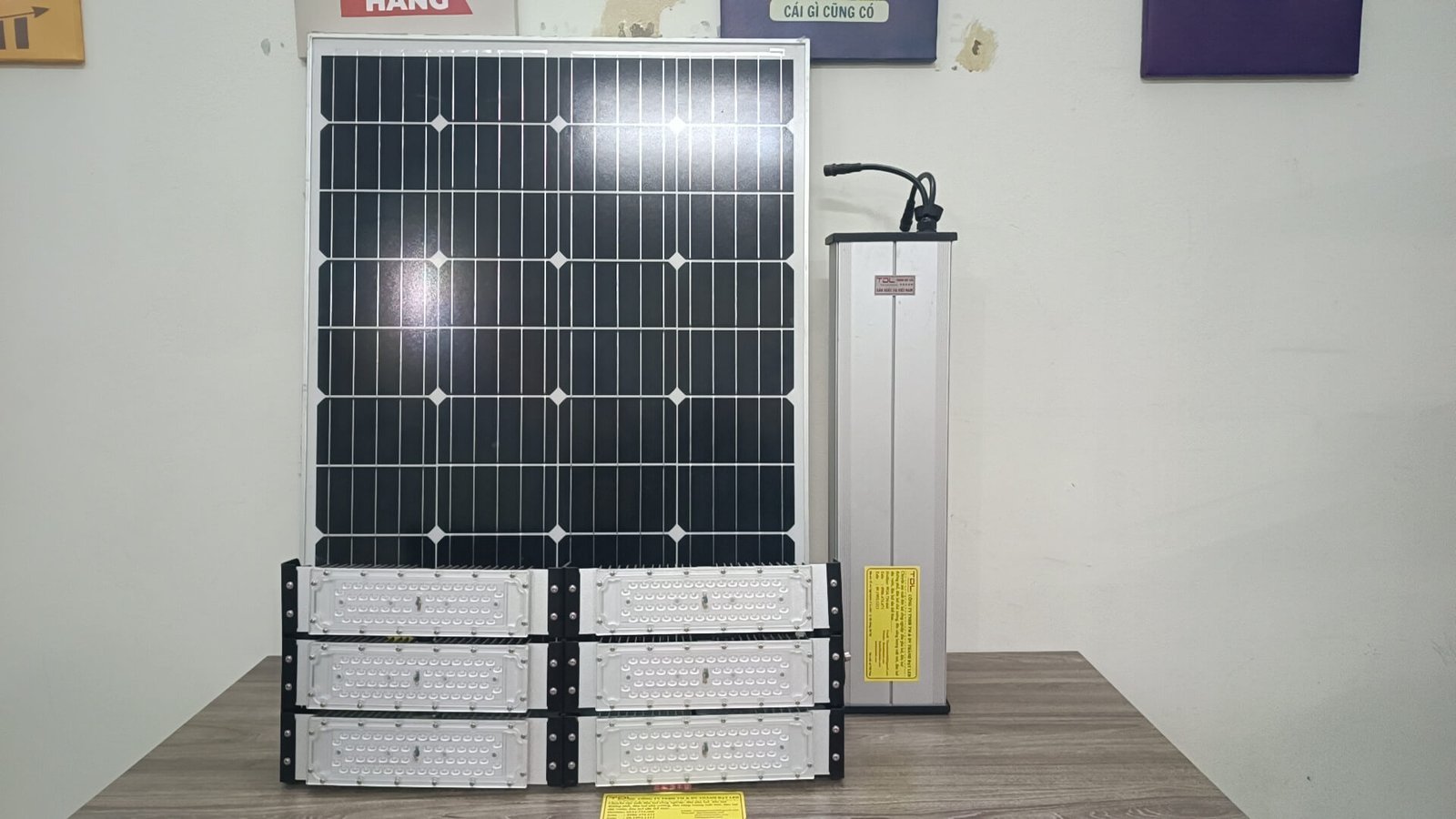 Đèn pha năng lượng dự án 60w 24ah 30ah 42ah 54ah 60ah 80ah