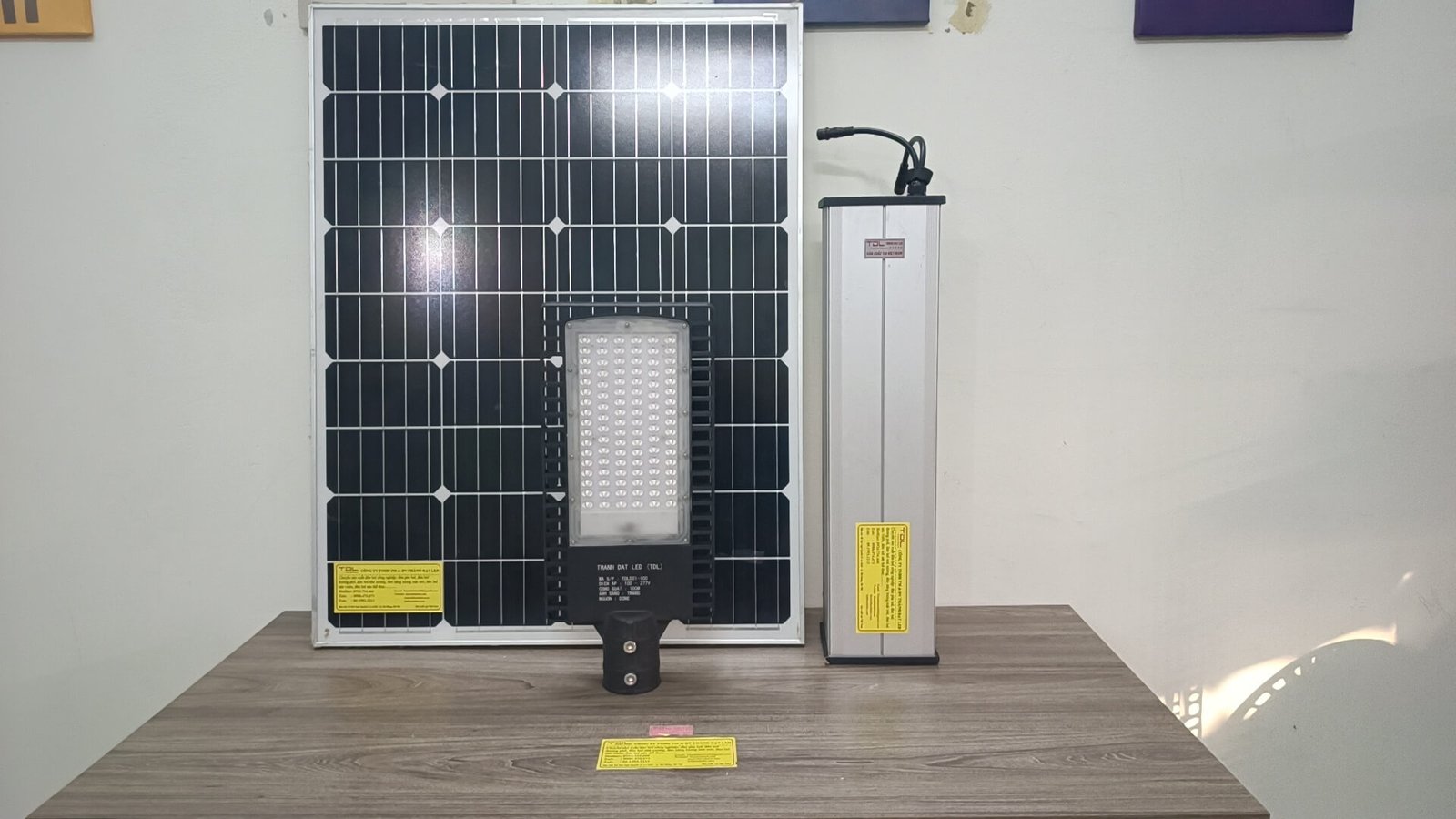 Đèn đường năng lượng mặt trời dự án 60w 80w 24ah 30ah 42ah 54ah 60ah 80ah Thành Đạt Led