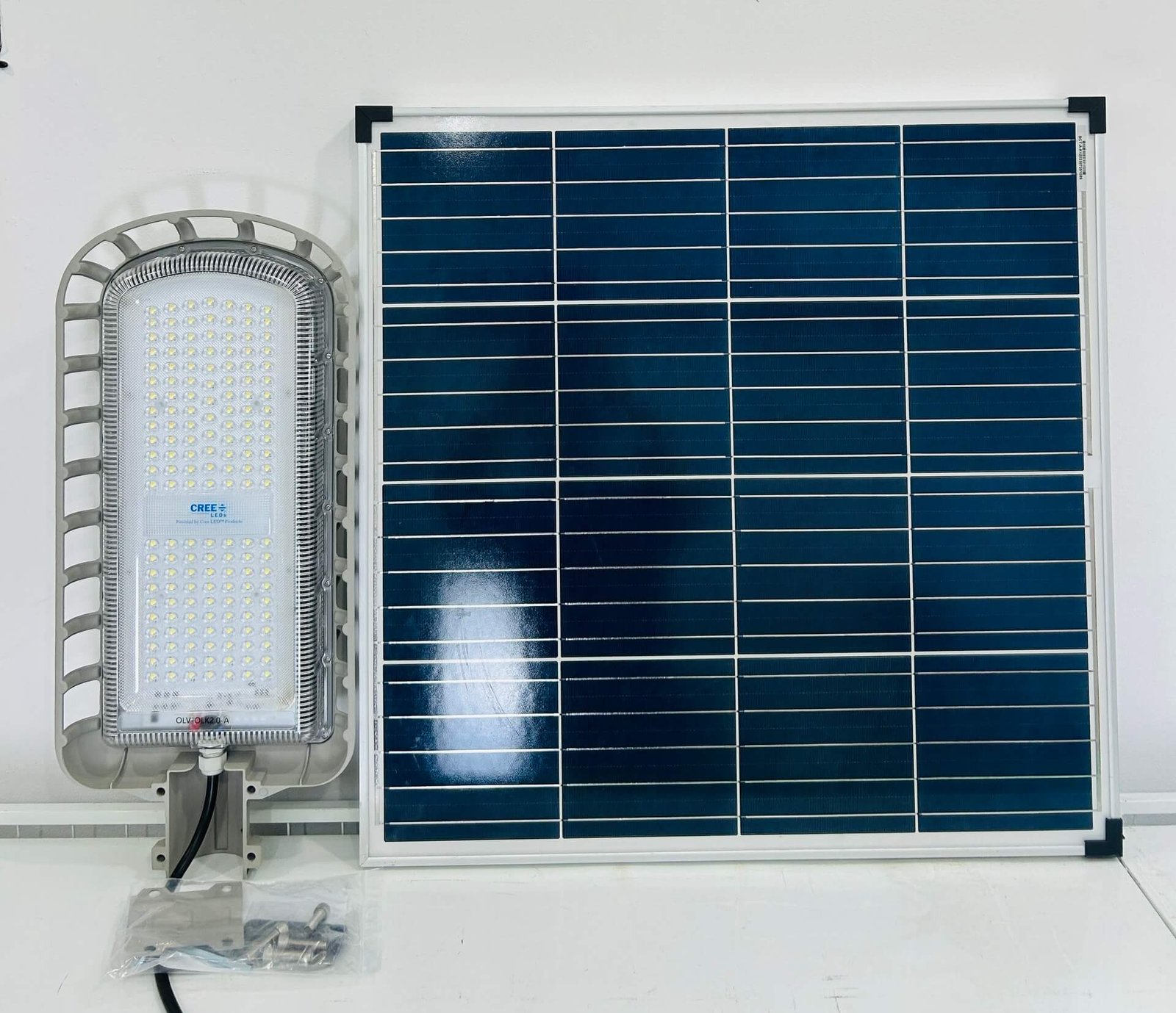 Đèn Năng Lượng Mặt Trời 36w Cree cao cấp (TDL-DCREE36) Thành Đạt Led