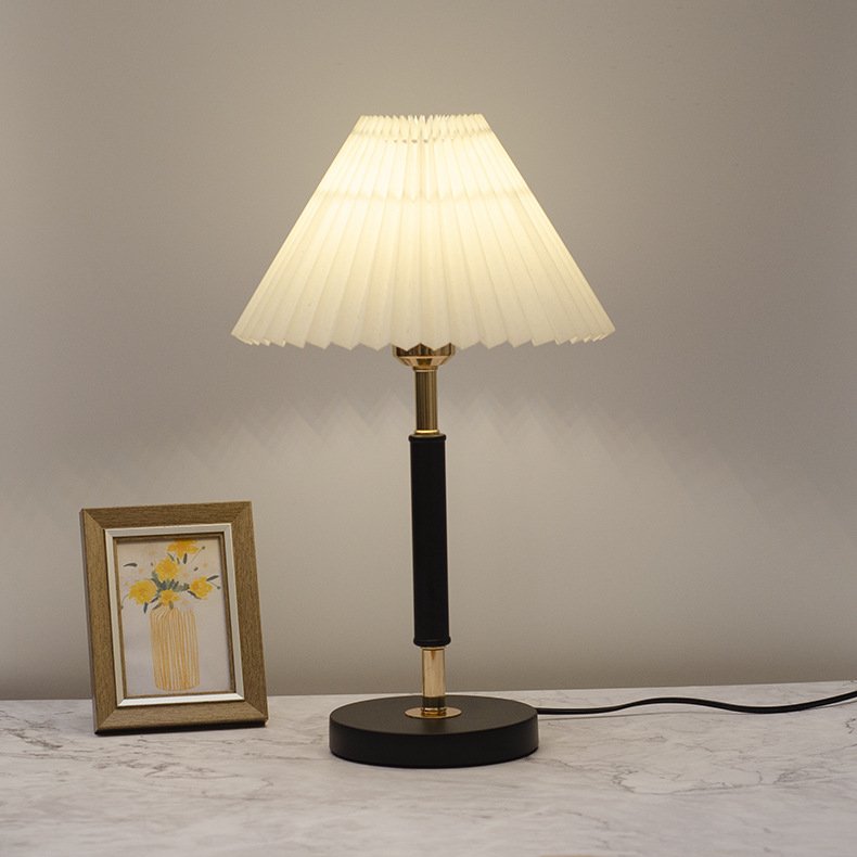 Đèn Bàn Gốm Sứ Cao Cấp DBK001